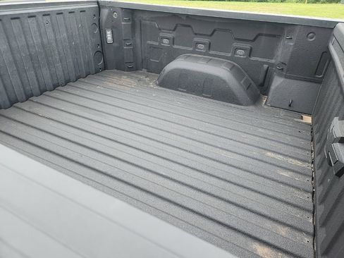Used 2022 Chevrolet Silverado 1500 LT w/ Bed Protection Package AWD/4WD image 13