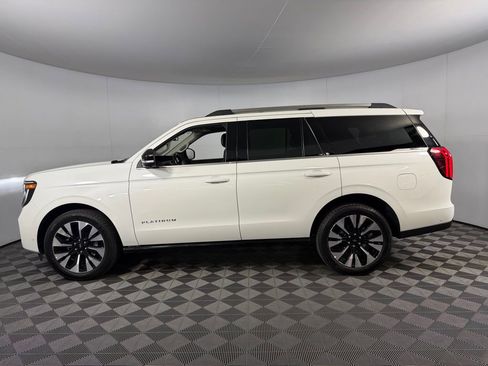 Used 2025 Ford Expedition Platinum w/ Driver's Package image 11