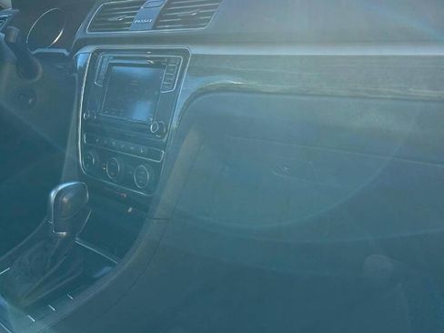 Used 2018 Volkswagen Passat 2.0T SE w/ SE Lighting Package image 47