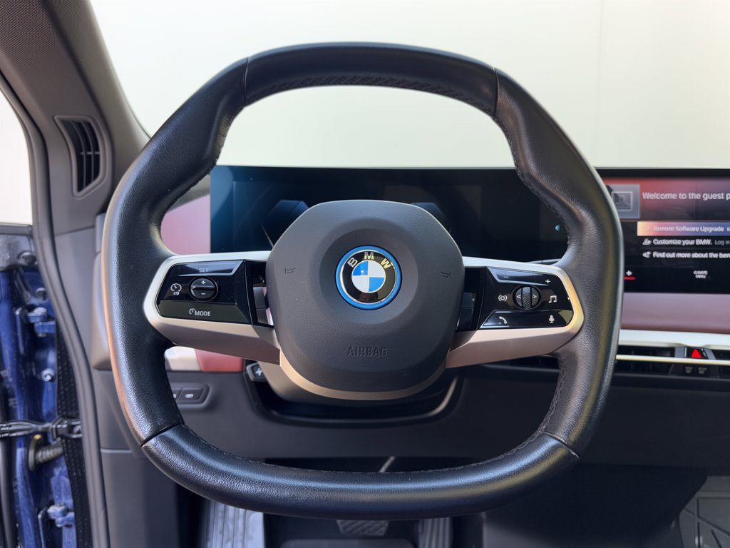 Used 2023 BMW iX xDrive50 w/ Premium Package AWD/4WD image 10