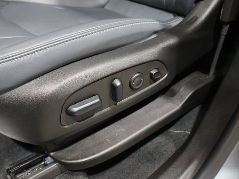 Used 2024 Buick Enclave Premium image 19