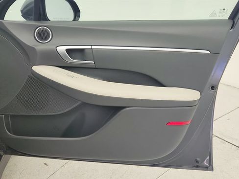Used 2025 Hyundai Sonata SEL FWD image 30