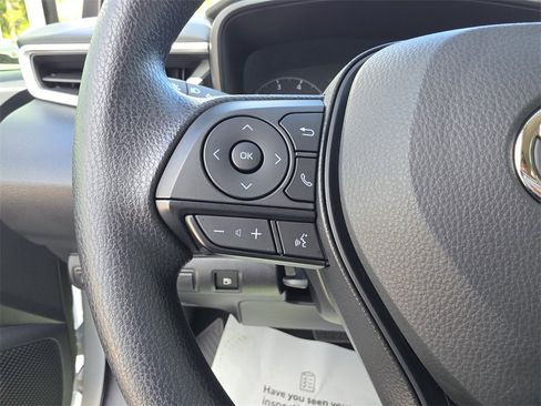 Used 2025 Toyota Corolla LE image 29