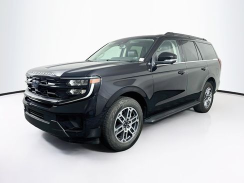 Used 2025 Ford Expedition Active AWD/4WD image 3