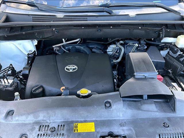 Used 2017 Toyota Highlander Limited FWD image 11