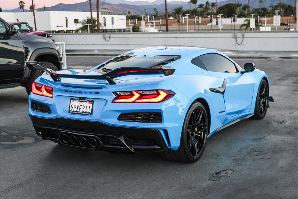 Used 2024 Chevrolet Corvette Z06 RWD image 8