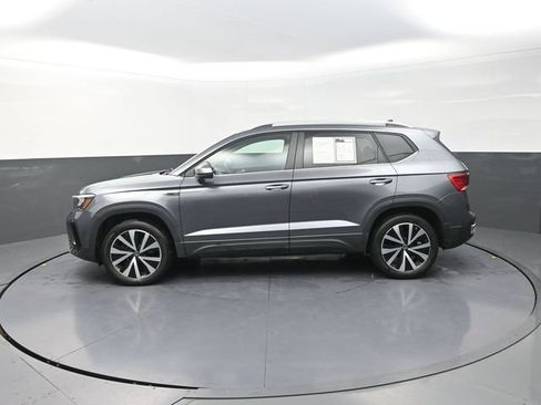 Used 2022 Volkswagen Taos SE AWD/4WD image 6
