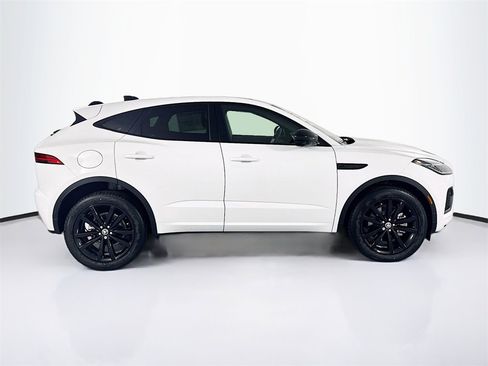 New 2024 Jaguar E-PACE R-Dynamic SE image 4