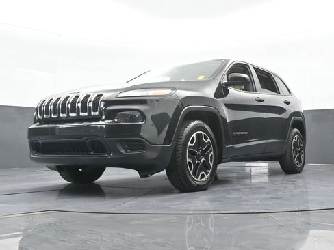 Used 2016 Jeep Cherokee Sport AWD/4WD image 49