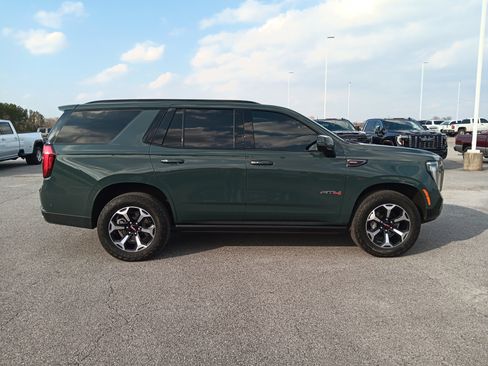 Used 2025 GMC Yukon AT4 w/ AT4 Premium Package image 5