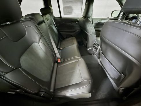 New 2025 Jeep Grand Cherokee Altitude image 26