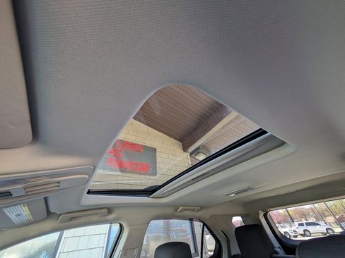 Used 2011 Chevrolet Equinox LT w/ Driver Convenience Package image 22