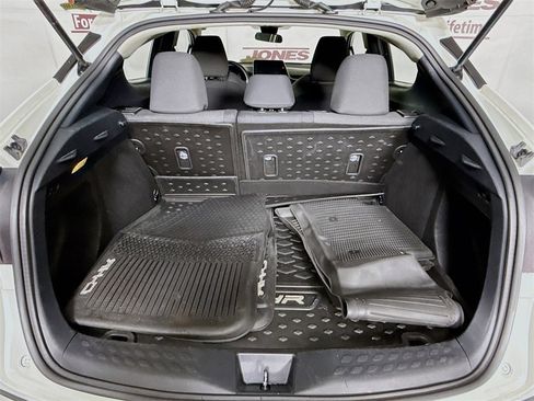 Used 2020 Toyota C-HR LE image 26