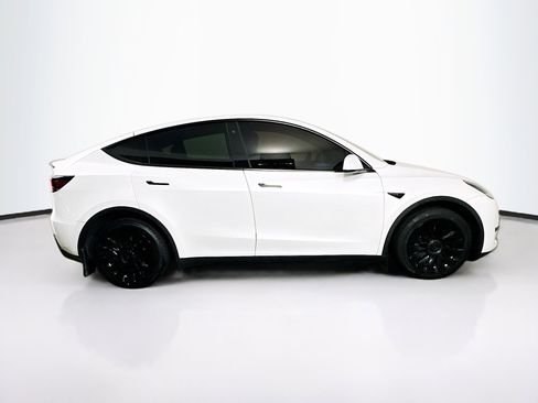 Used 2023 Tesla Model Y Long Range AWD/4WD image 10