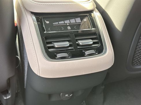 New 2026 Volvo XC90 B6 Plus w/ Protection Package Premier AWD/4WD image 10