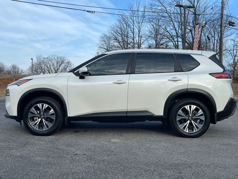 Used 2022 Nissan Rogue SV image 4