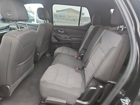 Used 2023 Chevrolet Traverse LT image 25