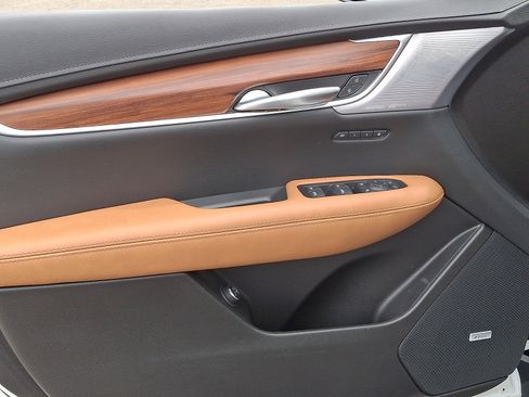 Used 2023 Cadillac XT5 Premium Luxury image 12