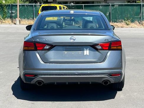 Used 2019 Nissan Altima 2.5 SR FWD image 5