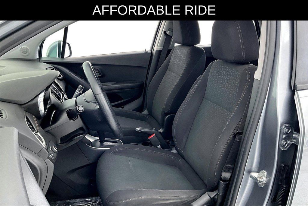Used 2020 Chevrolet Trax LS w/ Tint and Cruise Package FWD image 32