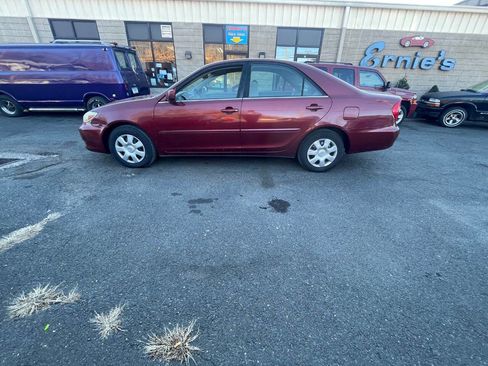 Used 2004 Toyota Camry LE image 6