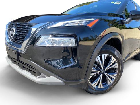 Used 2022 Nissan Rogue SV image 9