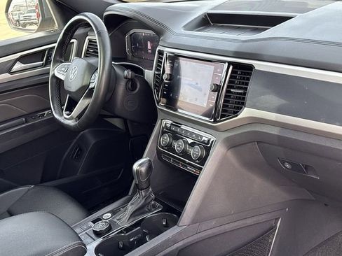 Used 2021 Volkswagen Atlas Cross Sport SEL image 31