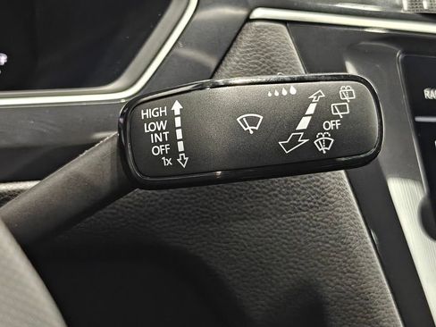 Used 2024 Volkswagen Tiguan SE R-Line image 51