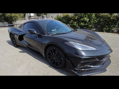 Used 2025 Chevrolet Corvette Stingray Coupe w/ 1LT RWD image 2