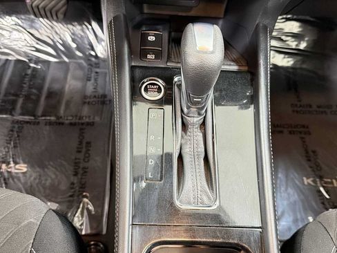 Used 2021 Nissan Kicks SV FWD image 21