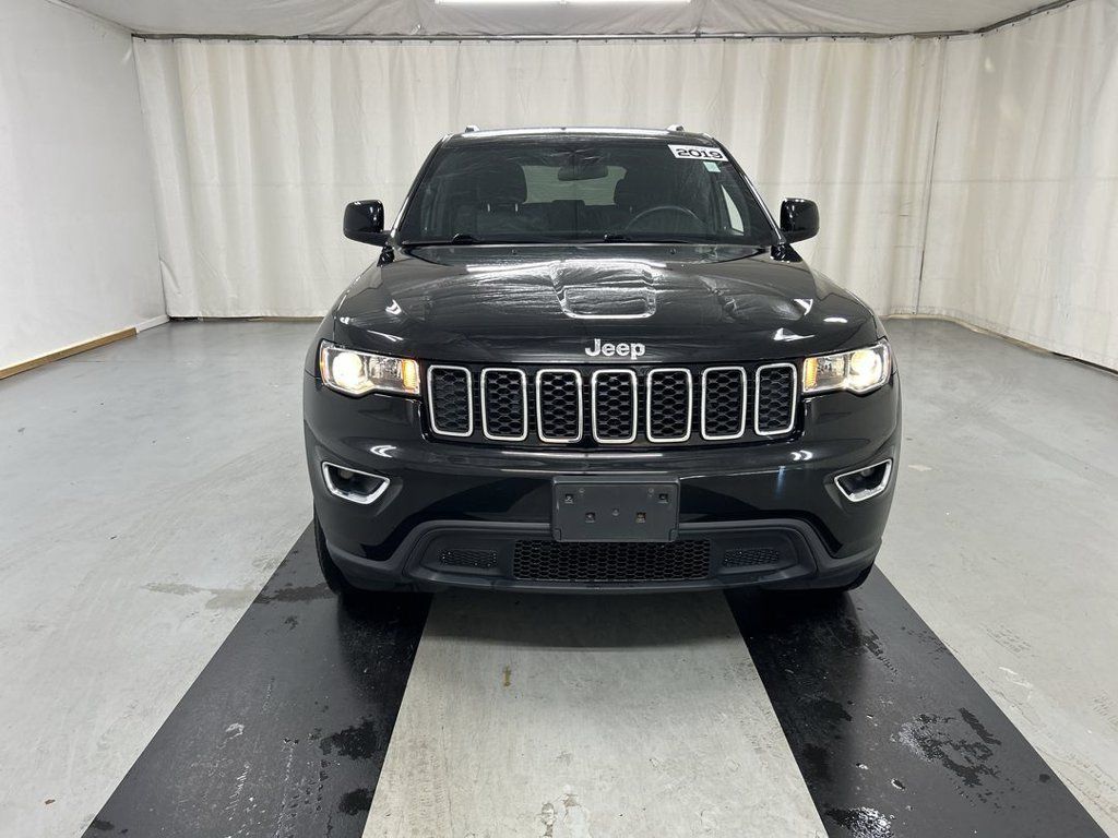 Used 2019 Jeep Grand Cherokee Laredo AWD/4WD image 3