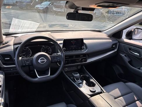 Certified 2023 Nissan Rogue SV w/ SV Premium B Package AWD/4WD image 11