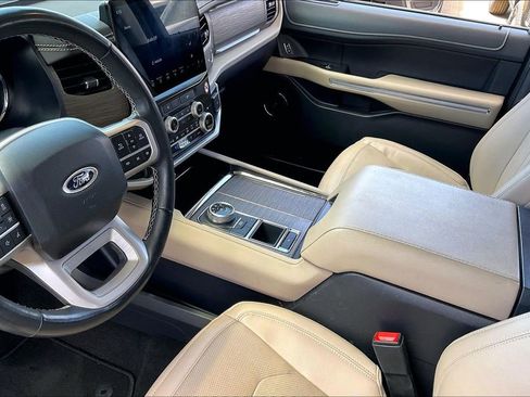 Used 2024 Ford Expedition Limited RWD image 14