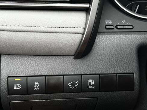 Used 2024 Toyota Camry LE image 20