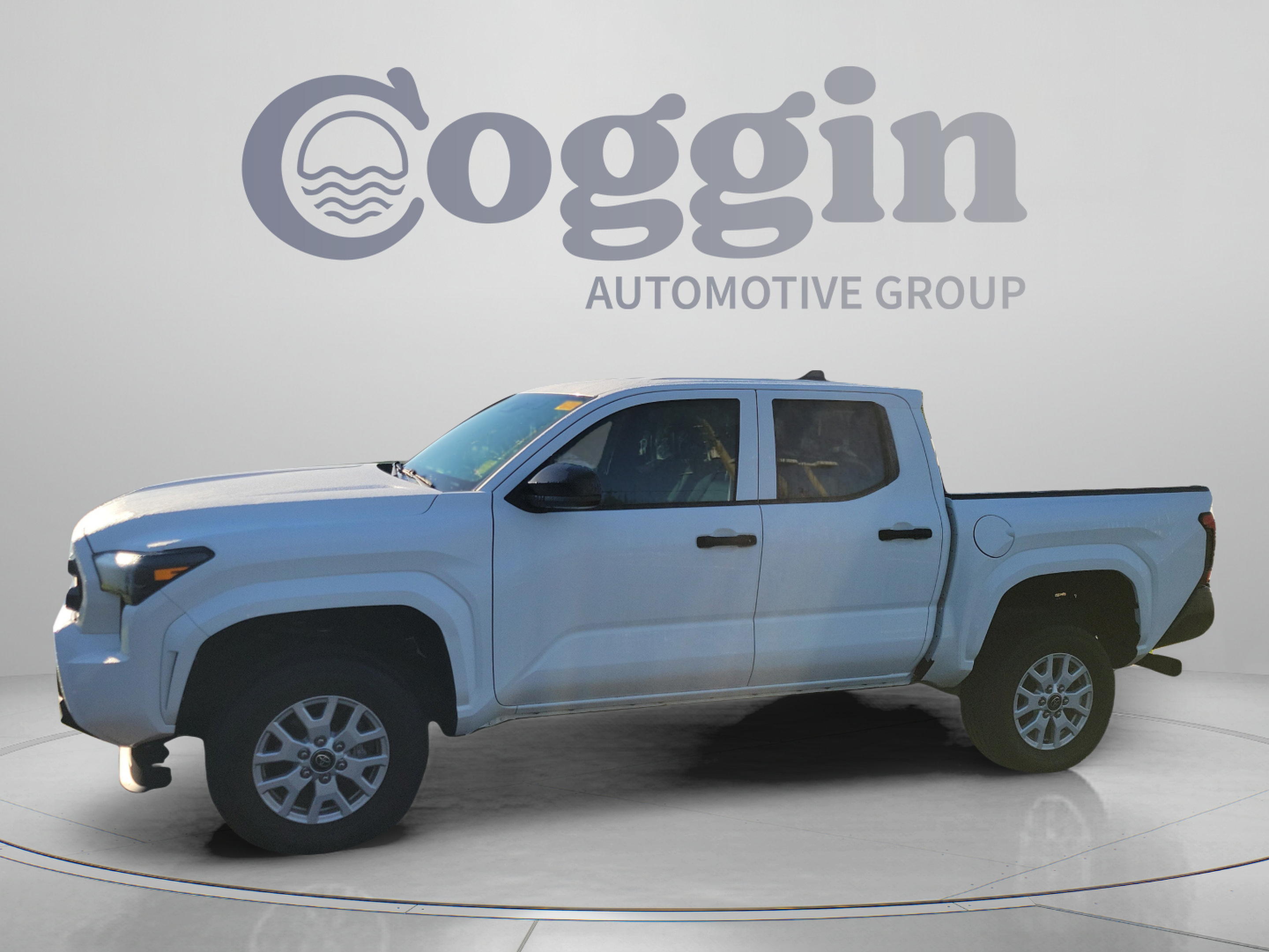 Used 2024 Toyota Tacoma SR RWD image 3