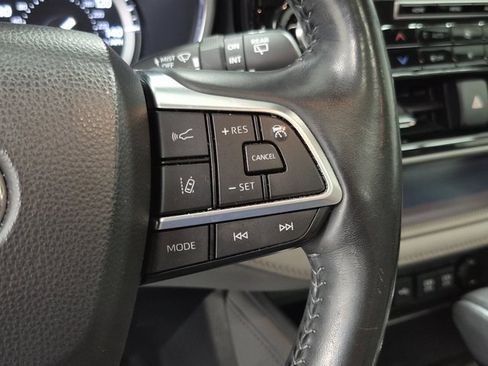 Used 2021 Toyota Highlander Platinum image 29