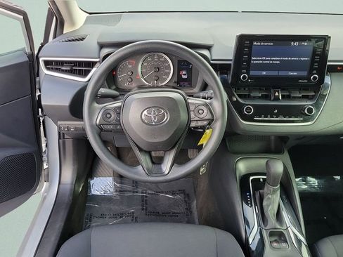 Used 2022 Toyota Corolla LE image 15
