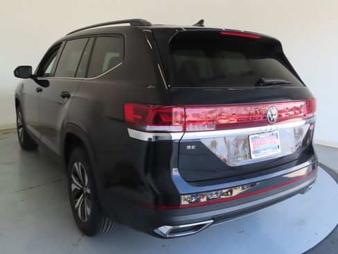 Used 2026 Volkswagen Atlas SE FWD image 6