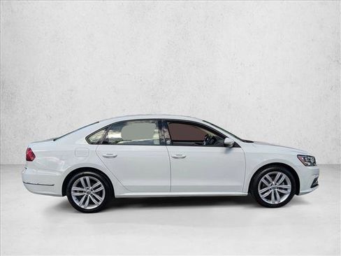 Used 2019 Volkswagen Passat 2.0T Wolfsburg w/ Wheels & Sunroof Package image 4