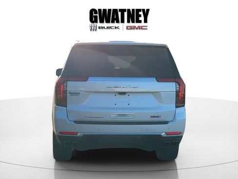 Used 2025 GMC Yukon XL Denali w/ Denali Reserve Package image 5