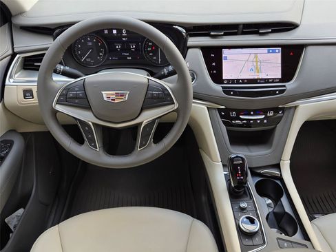 New 2026 Cadillac XT5 Premium Luxury w/ LPO, Floor Liner Package AWD/4WD image 14