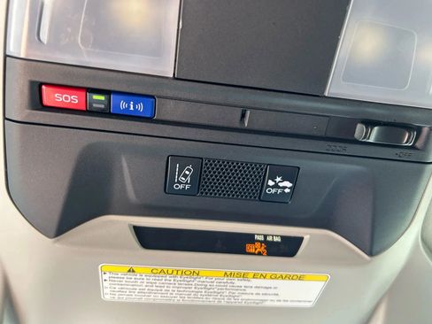 Used 2023 Subaru Crosstrek 2.0i Premium image 25