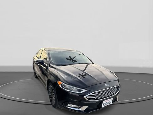 Used 2017 Ford Fusion SE image 4