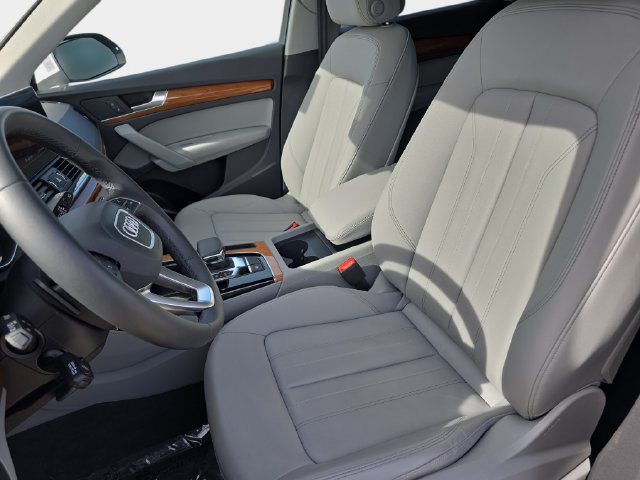 Used 2023 Audi Q5 Premium AWD/4WD image 18