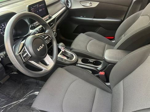Used 2024 Kia Forte LXS image 9