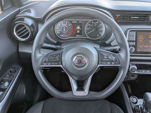 Used 2020 Nissan Kicks SV image 18