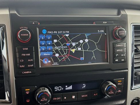 Used 2018 Nissan Titan SV w/ SV Convenience Package image 15