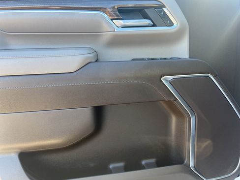 Used 2024 Chevrolet Silverado 2500 LT image 11