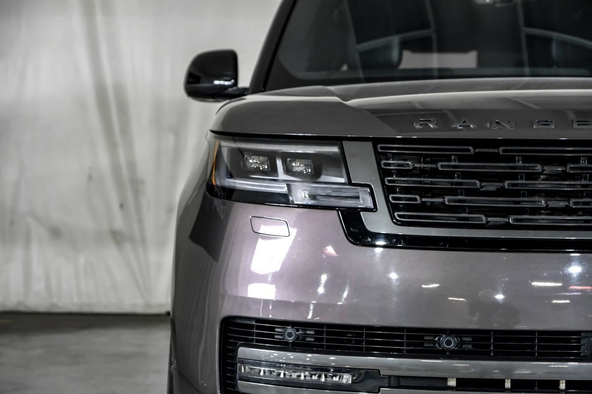 Used 2024 Land Rover Range Rover SE AWD/4WD image 40