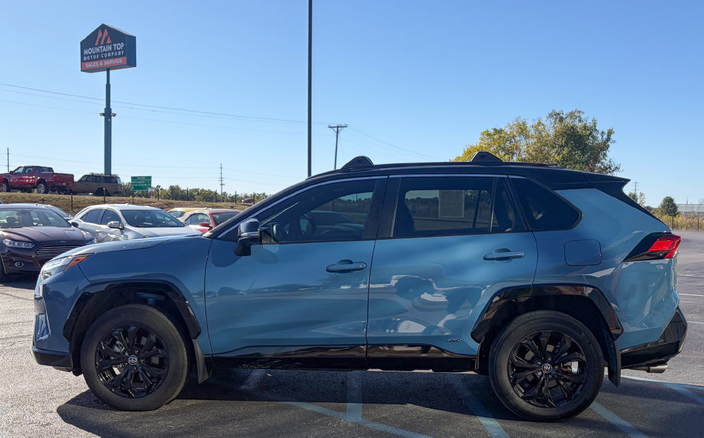 Used 2022 Toyota RAV4 XSE AWD/4WD image 16